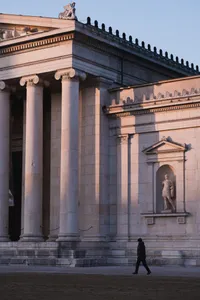 Late afternoon walk at Königsplatz. The light was just perfect.